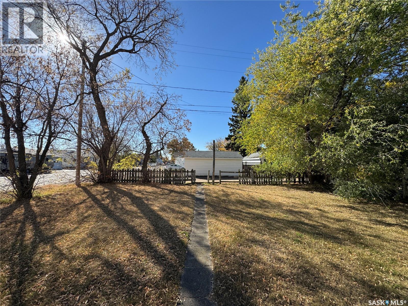 220 6th Avenue E, Biggar, Saskatchewan  S0K 0M0 - Photo 26 - SK022046