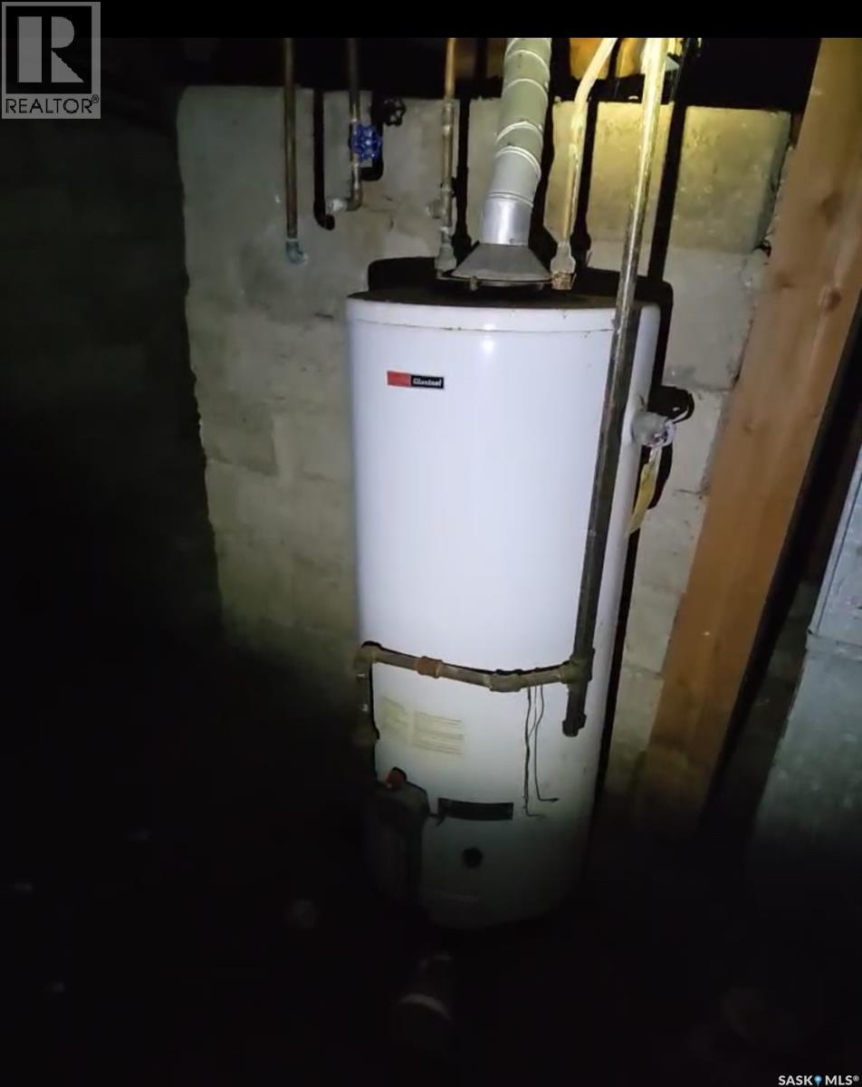 220 6th Avenue E, Biggar, Saskatchewan  S0K 0M0 - Photo 31 - SK022046