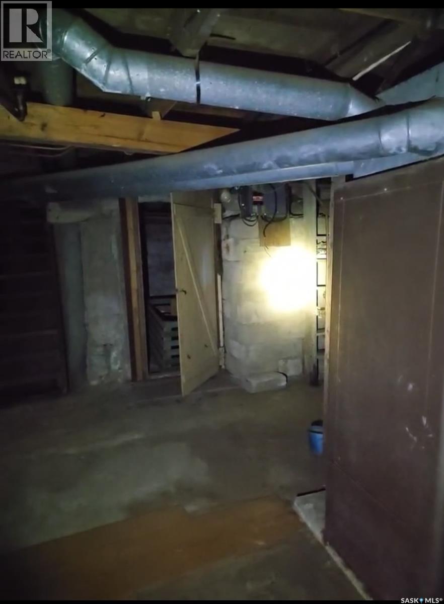 220 6th Avenue E, Biggar, Saskatchewan  S0K 0M0 - Photo 32 - SK022046