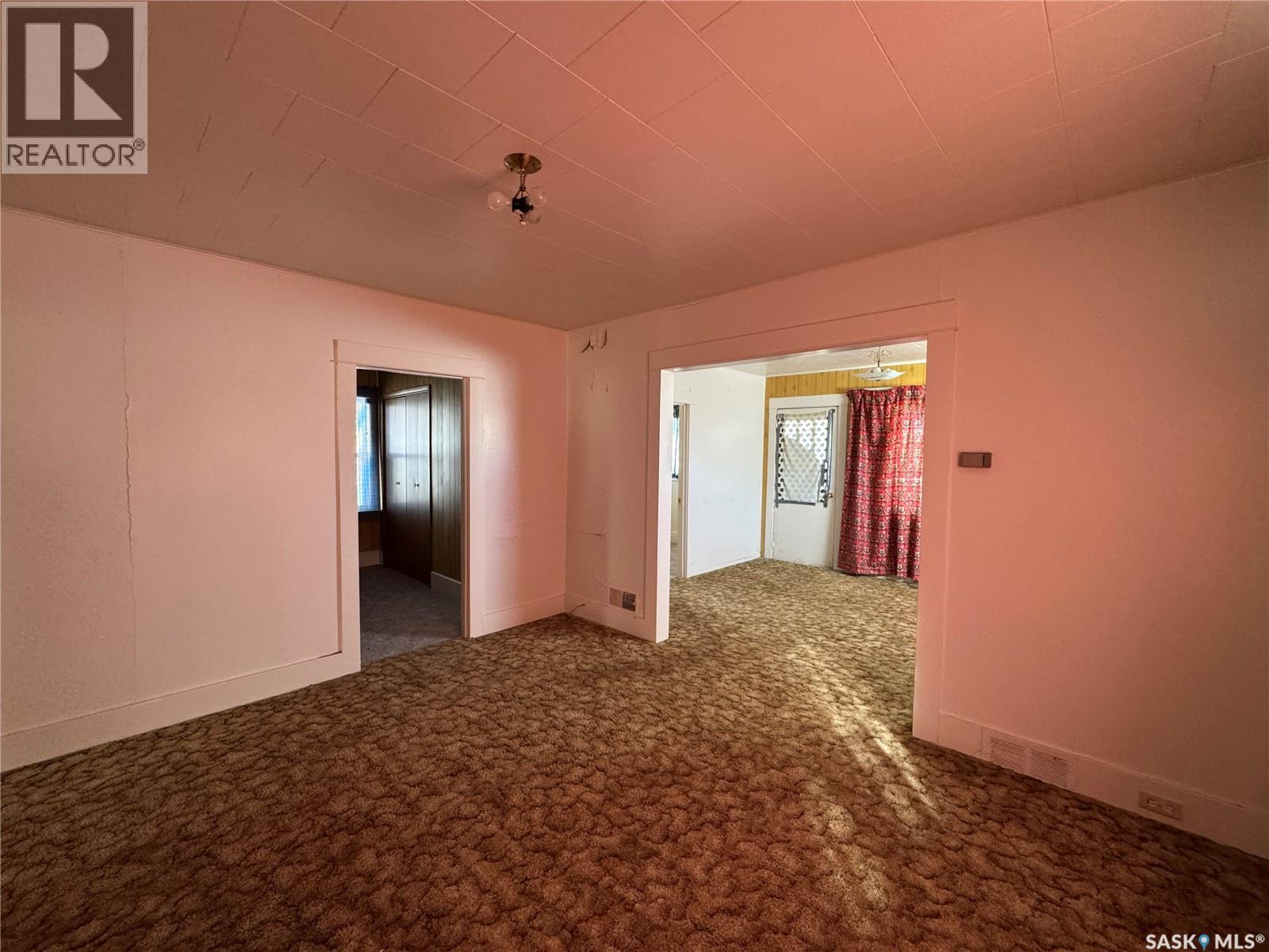 220 6th Avenue E, Biggar, Saskatchewan  S0K 0M0 - Photo 7 - SK022046