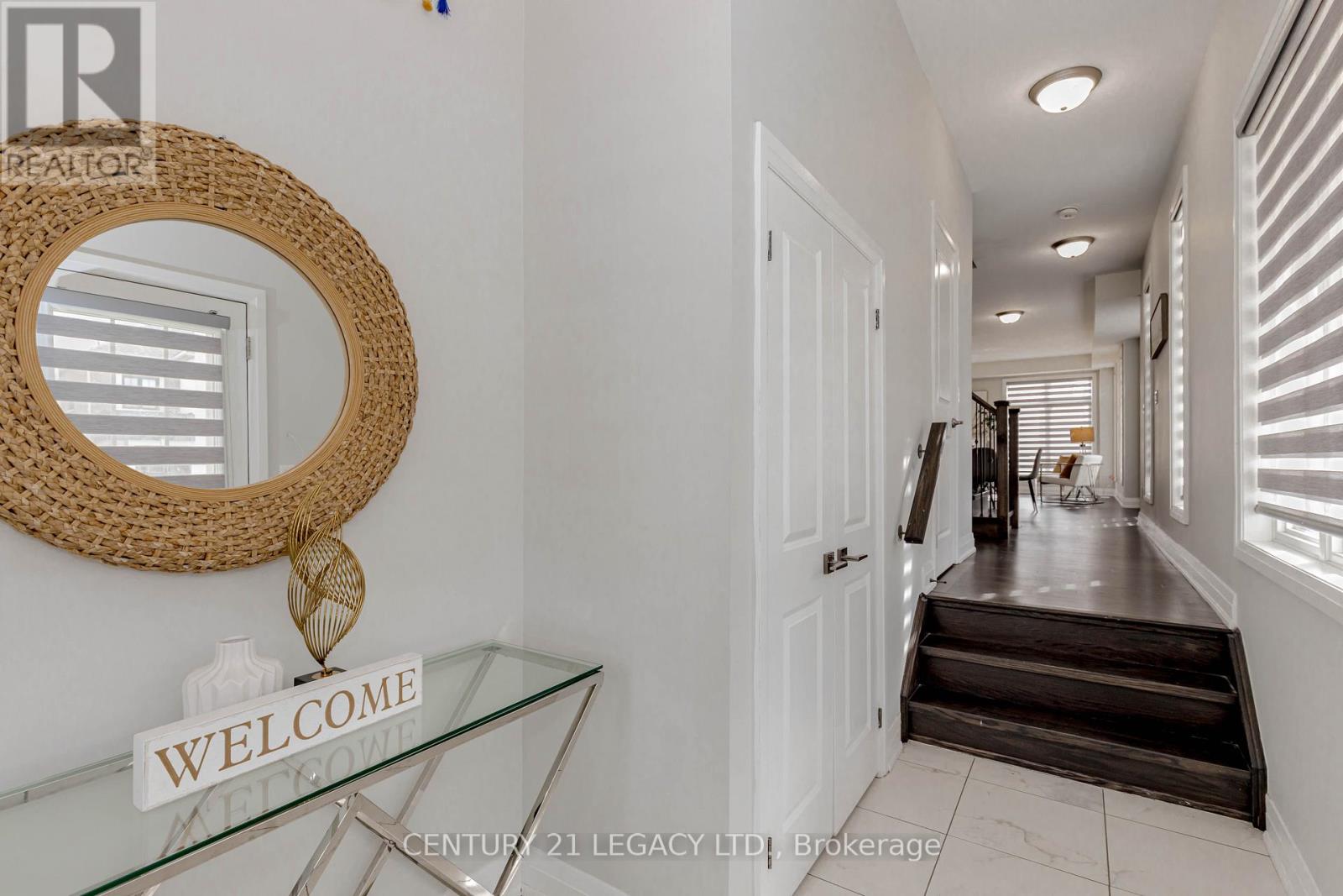 73 Brushwood Drive, Brampton, Ontario  L6Y 6J4 - Photo 4 - W12498524