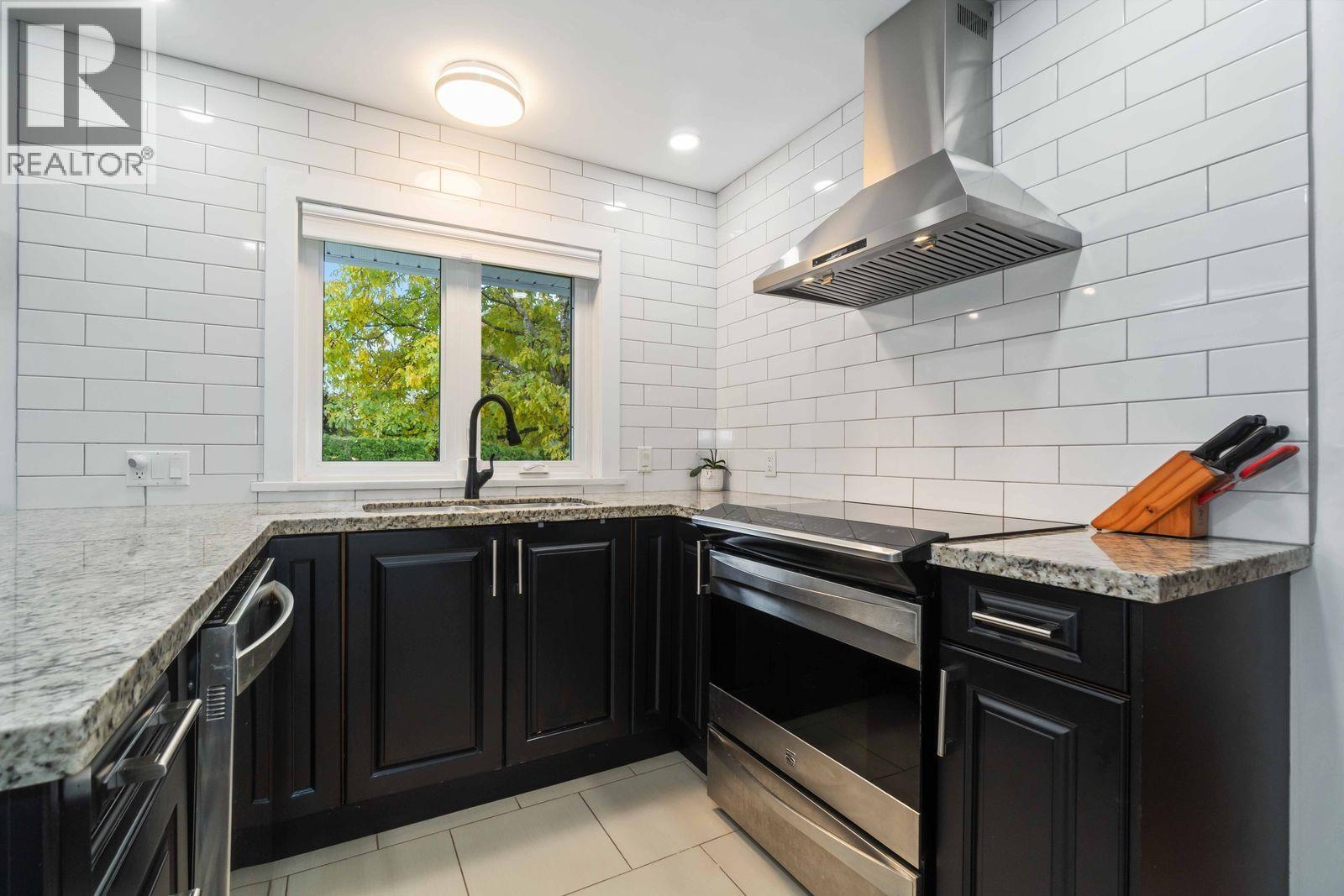 660 Gatensbury Street, Coquitlam, British Columbia  V3J 5G8 - Photo 7 - R3063351