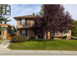 136 Parkside Crescent SE Parkland