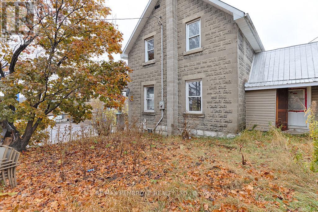 131 Bonnechere Street W, Bonnechere Valley, Ontario  K0J 1T0 - Photo 23 - X12501166