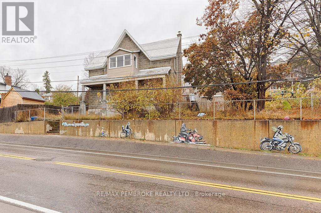 131 Bonnechere Street W, Bonnechere Valley, Ontario  K0J 1T0 - Photo 27 - X12501166