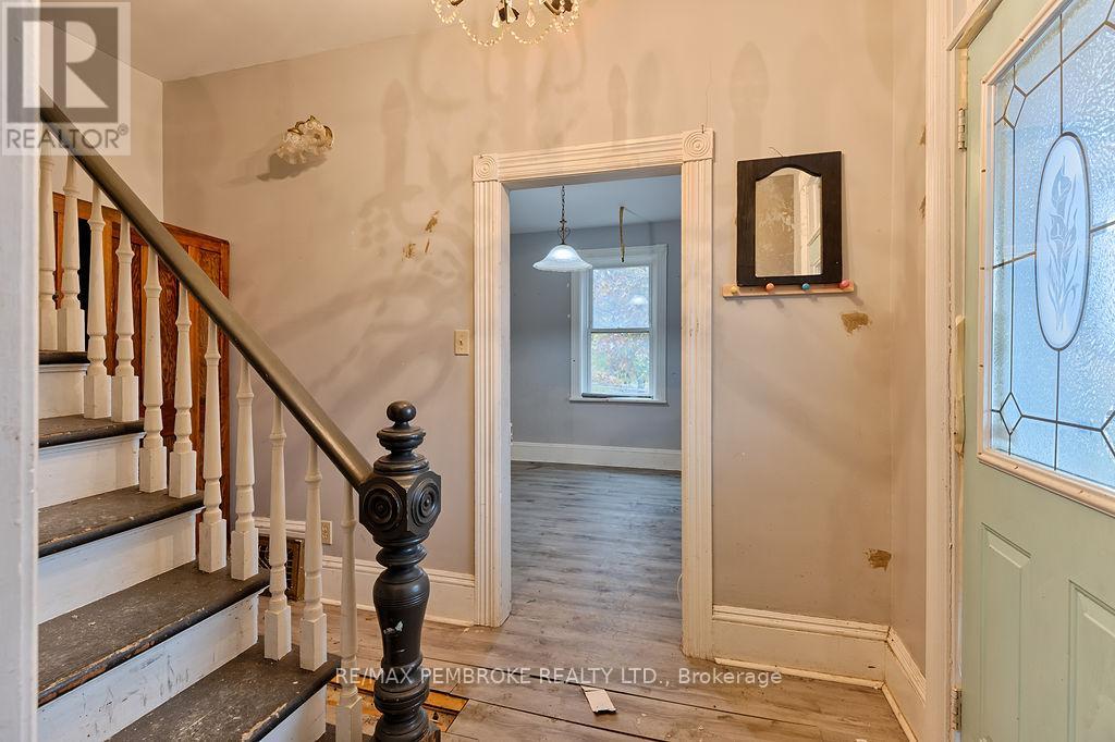 131 Bonnechere Street W, Bonnechere Valley, Ontario  K0J 1T0 - Photo 3 - X12501166