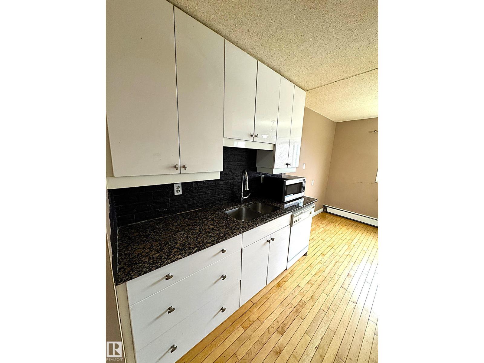 #301 10035 164 St Nw, Edmonton, Alberta  T5P 4L4 - Photo 9 - E4464484