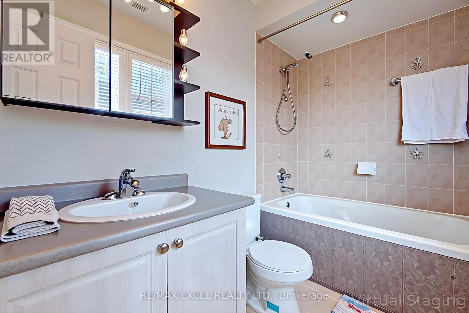 Coach - 525 Country Glen Road, Markham, Ontario  L6B 1H4 - Photo 14 - N12501162