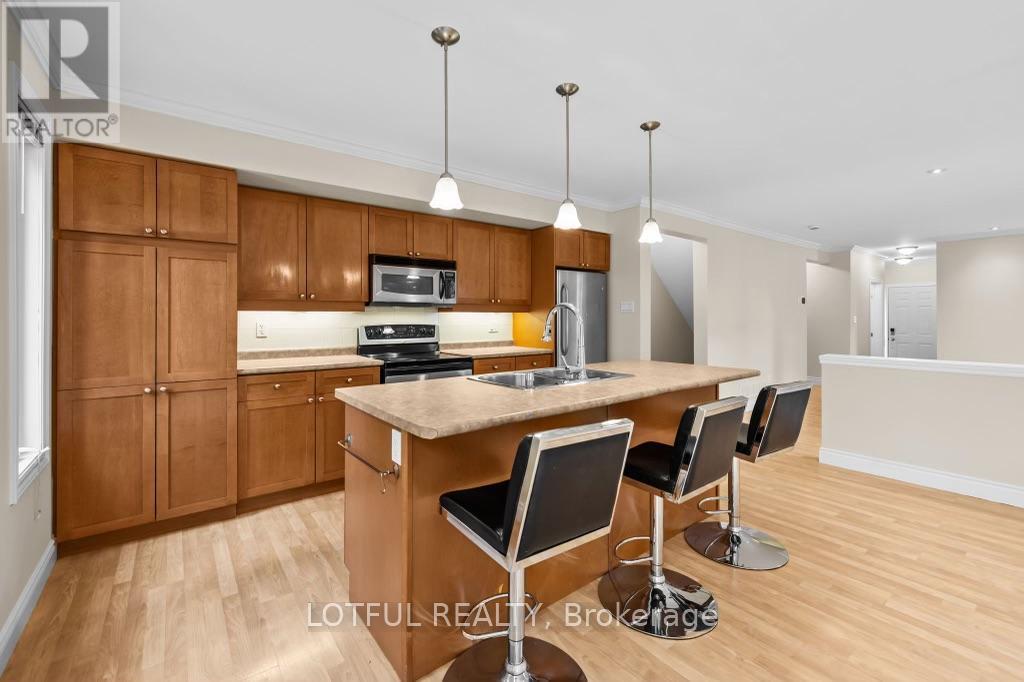 1008 Pinecrest Road, Ottawa, Ontario  K2B 6B5 - Photo 9 - X12501168