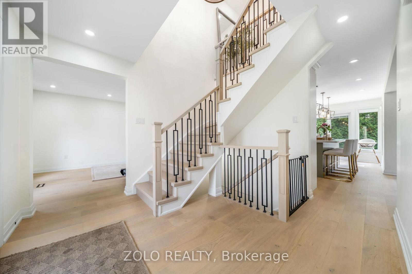 13 Ivan Avenue, Caledon, Ontario  L7C 1G1 - Photo 3 - W12501184