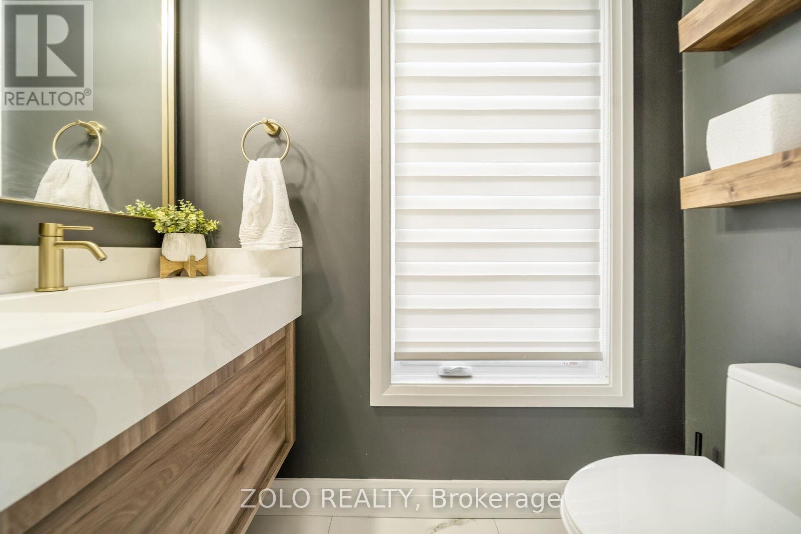 13 Ivan Avenue, Caledon, Ontario  L7C 1G1 - Photo 6 - W12501184