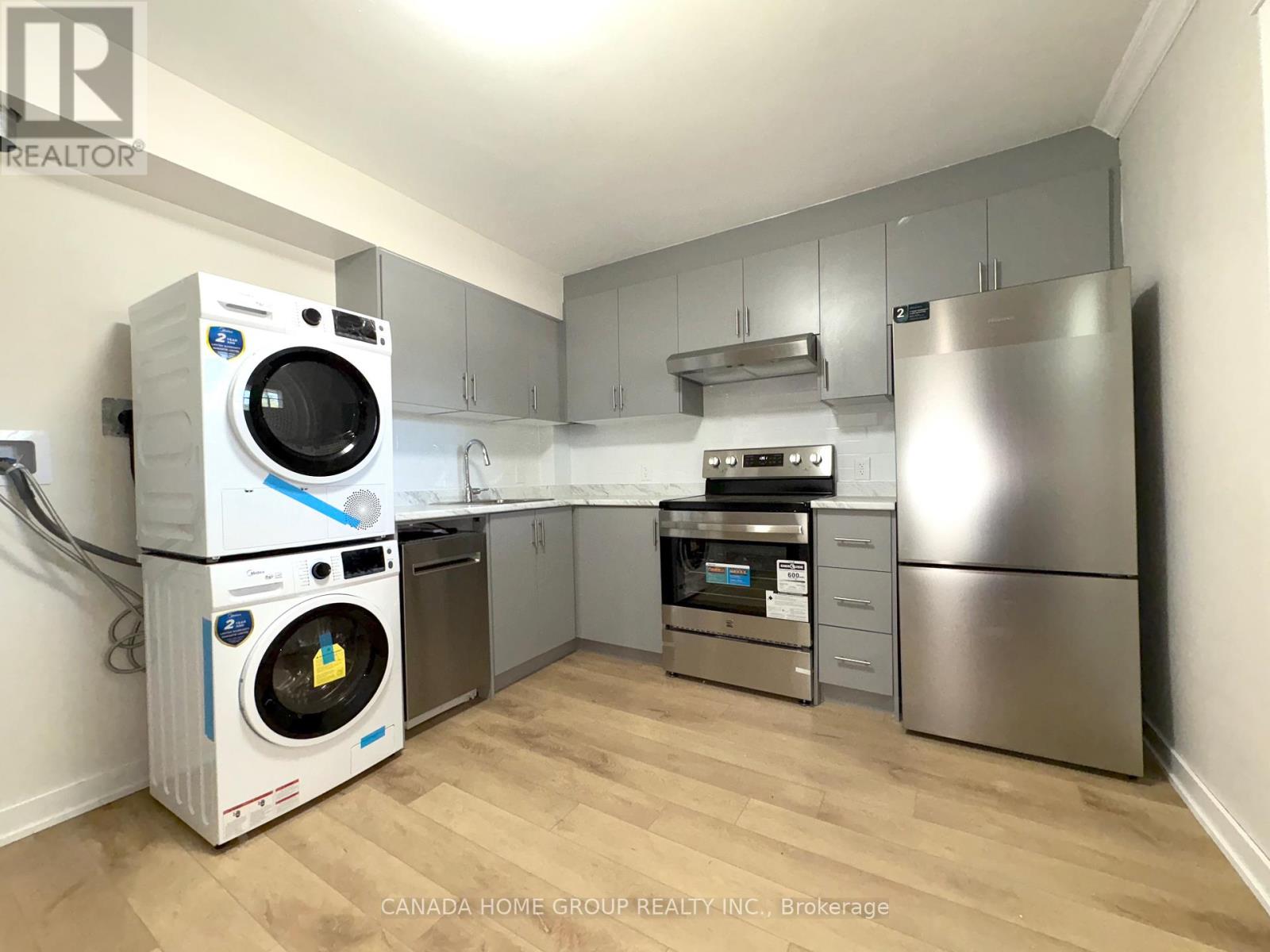 Lower - 265 West 17th Street, Hamilton, Ontario  L9C 4G1 - Photo 3 - X12501178