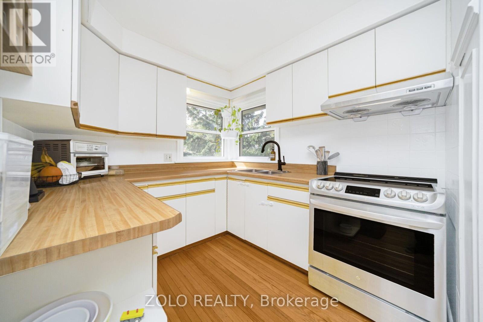 115 Welbourn Drive, Hamilton, Ontario  L9A 3N5 - Photo 6 - X12501180