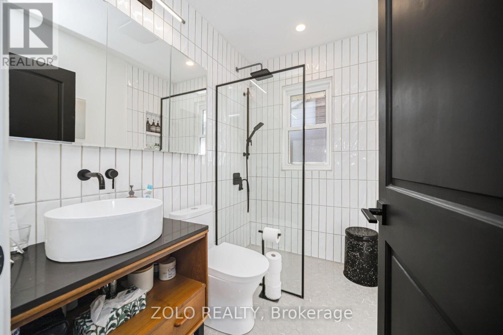 115 Welbourn Drive, Hamilton, Ontario  L9A 3N5 - Photo 8 - X12501180