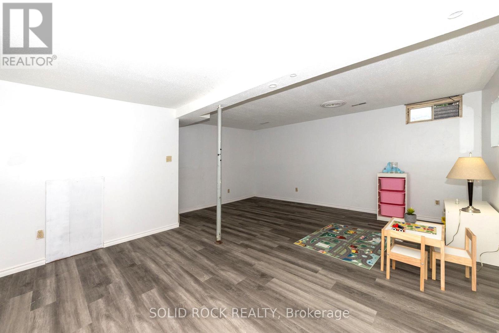 348 Monica Crescent, Ottawa, Ontario  K1E 3N5 - Photo 19 - X12501186