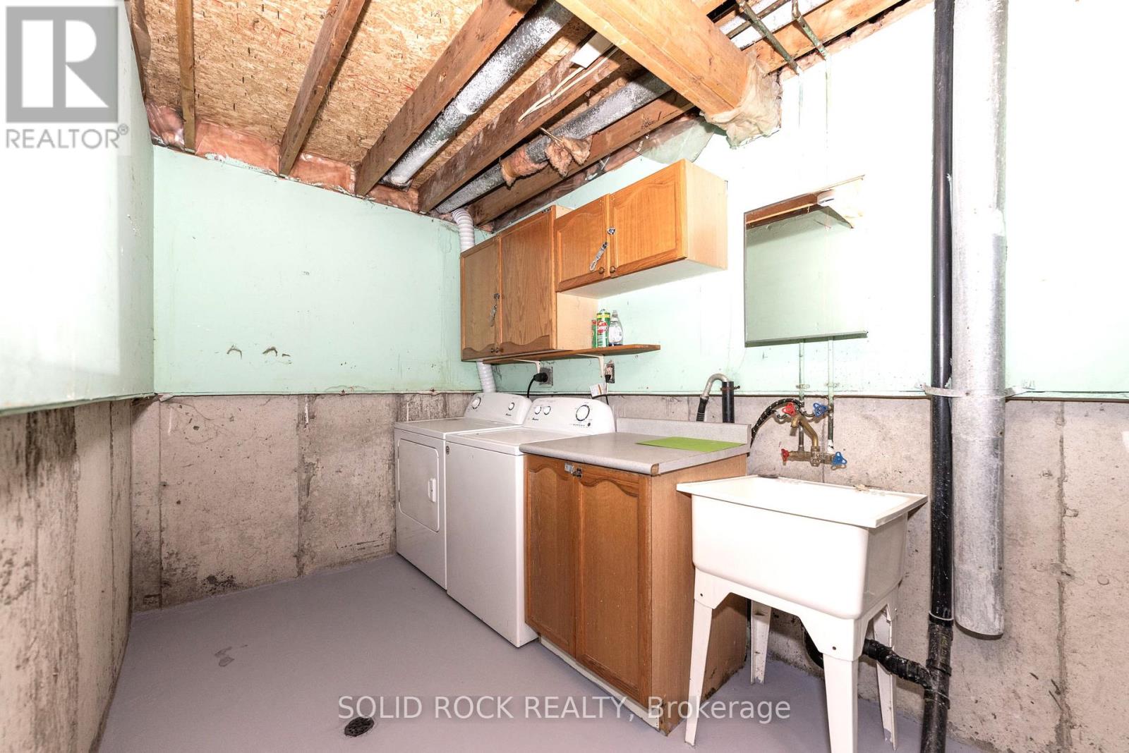 348 Monica Crescent, Ottawa, Ontario  K1E 3N5 - Photo 20 - X12501186