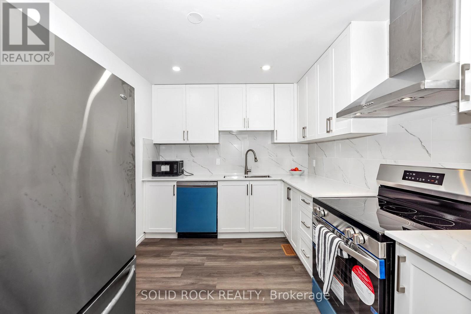 348 Monica Crescent, Ottawa, Ontario  K1E 3N5 - Photo 9 - X12501186