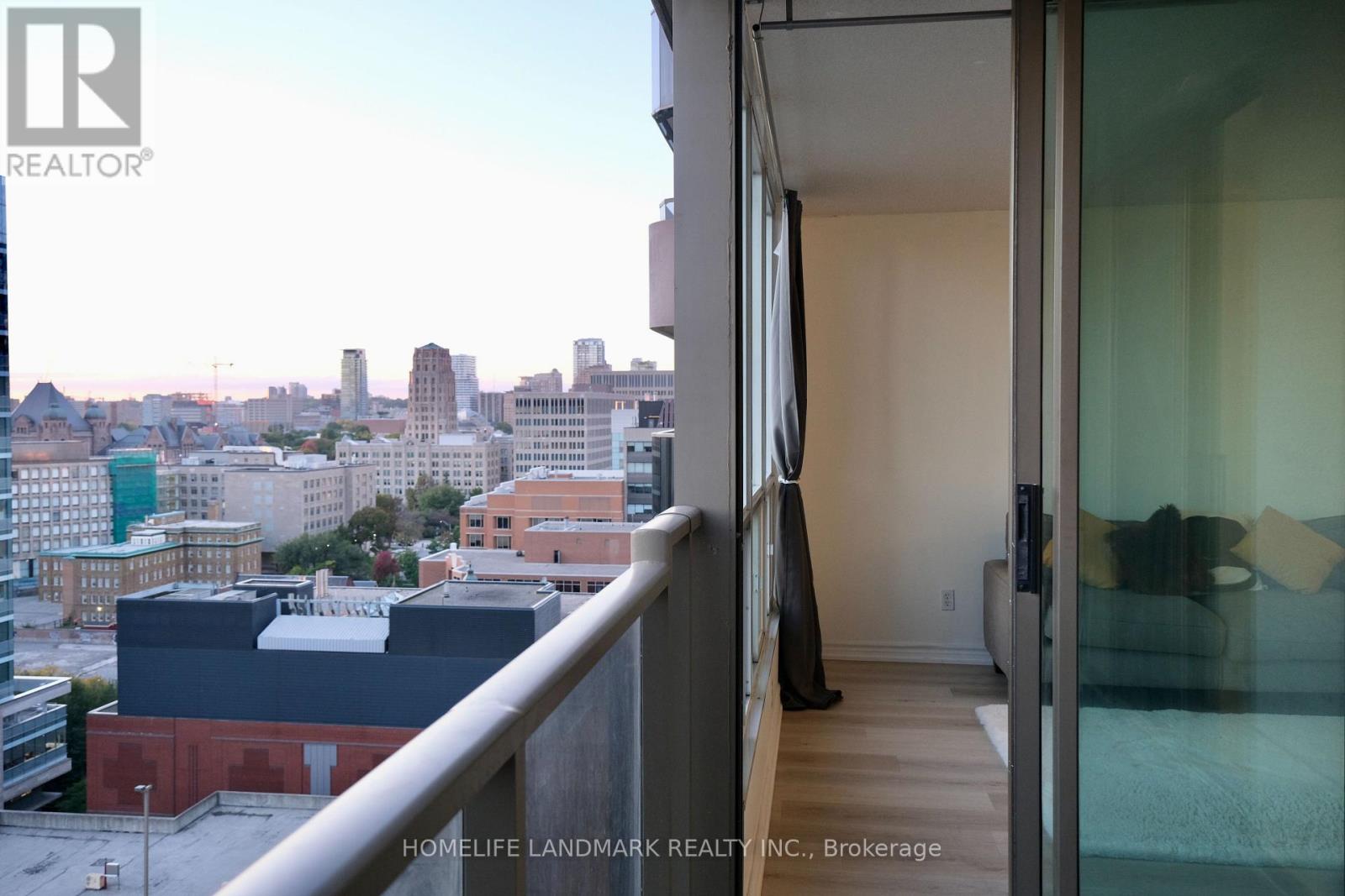 2205 - 750 Bay Street, Toronto, Ontario  M5G 1N6 - Photo 22 - C12459350