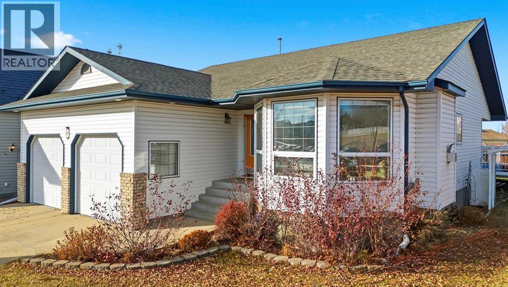 11 Falcon Ridge Drive, Sylvan Lake, Alberta