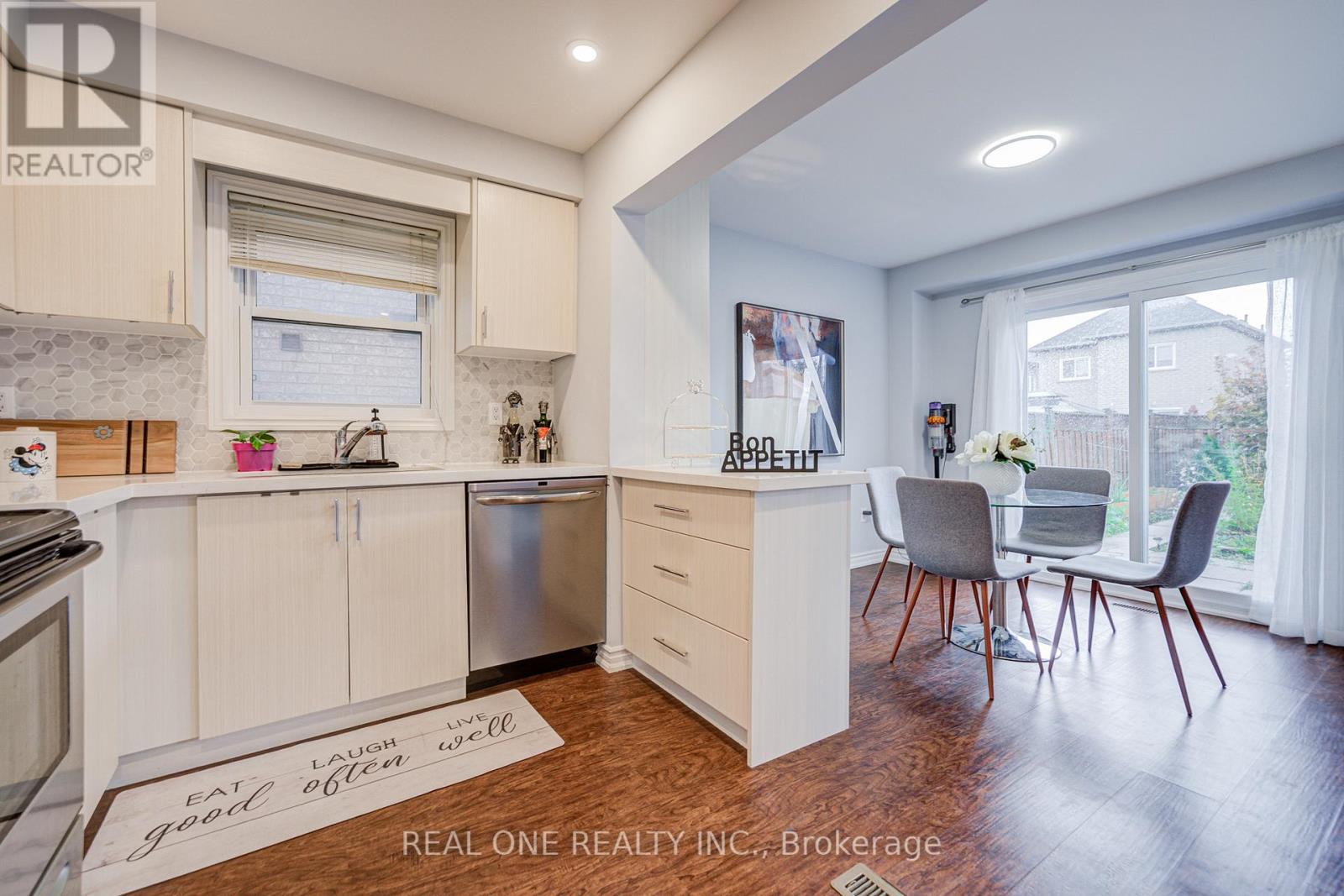 178 Hawker Road, Vaughan, Ontario  L6A 2J6 - Photo 15 - N12493916