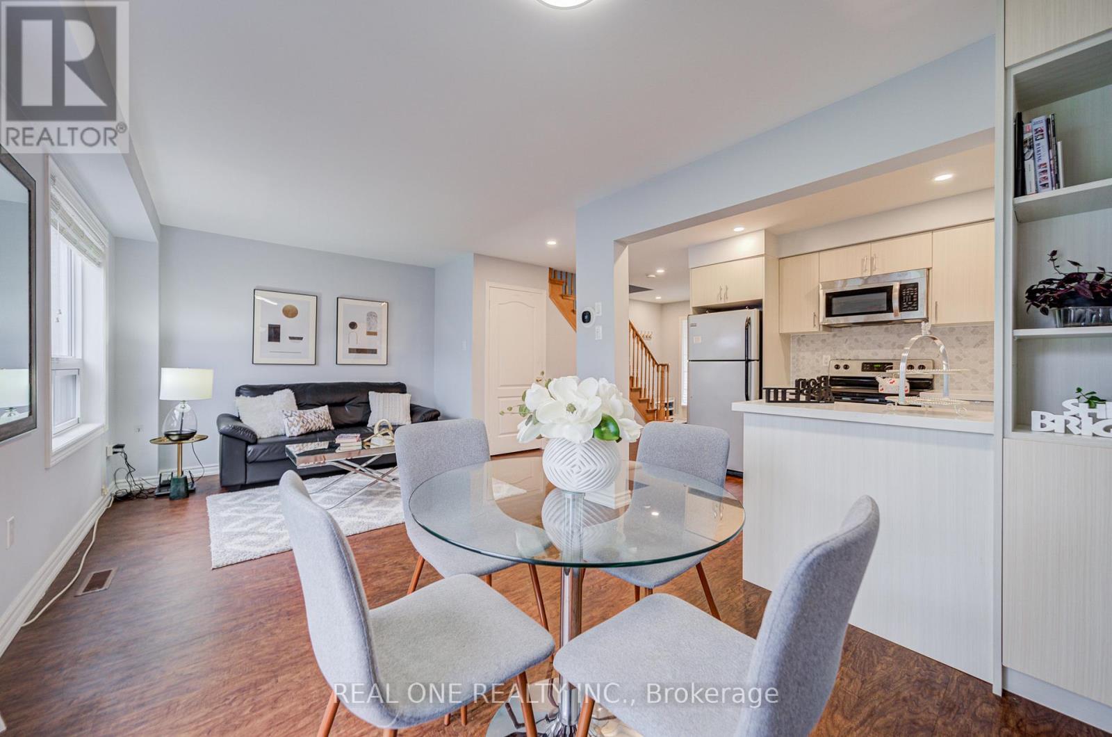 178 Hawker Road, Vaughan, Ontario  L6A 2J6 - Photo 5 - N12493916