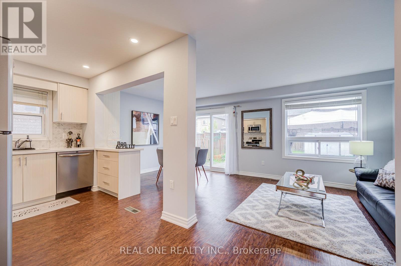 178 Hawker Road, Vaughan, Ontario  L6A 2J6 - Photo 4 - N12493916