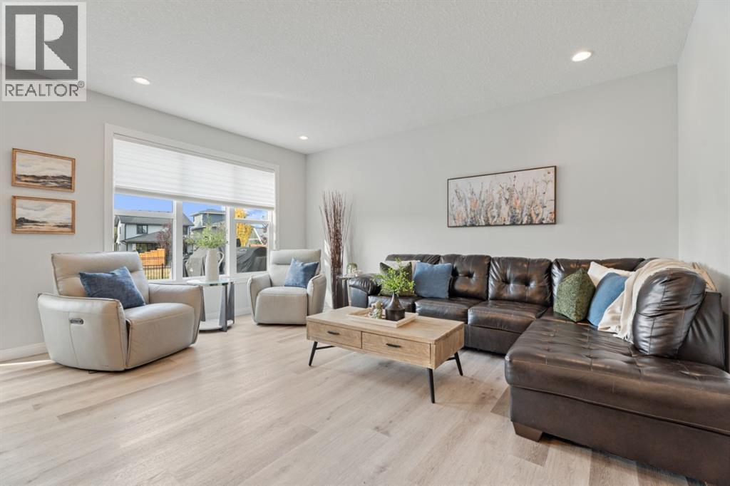 39 Cranbrook Green Se, Calgary, Alberta  T3M 2X1 - Photo 6 - A2261843