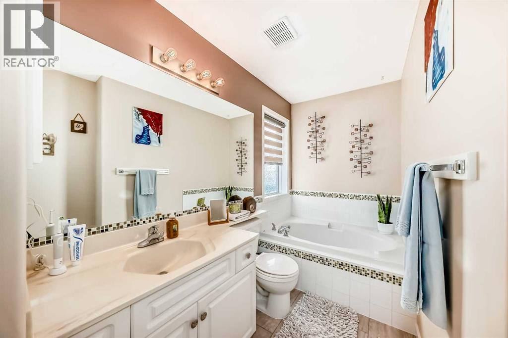 54 New Brighton Manor Se, Calgary, Alberta  T2Z 4J3 - Photo 17 - A2268108