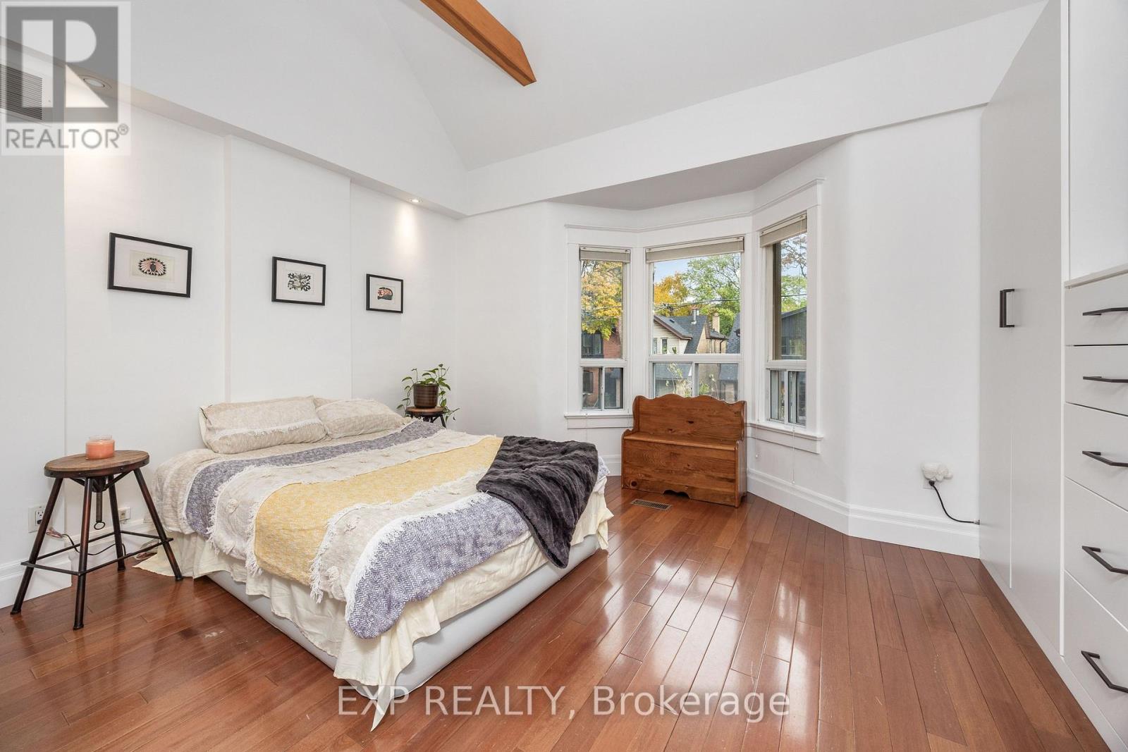 8 Bertmount Avenue, Toronto, Ontario  M4M 2X9 - Photo 11 - E12501188