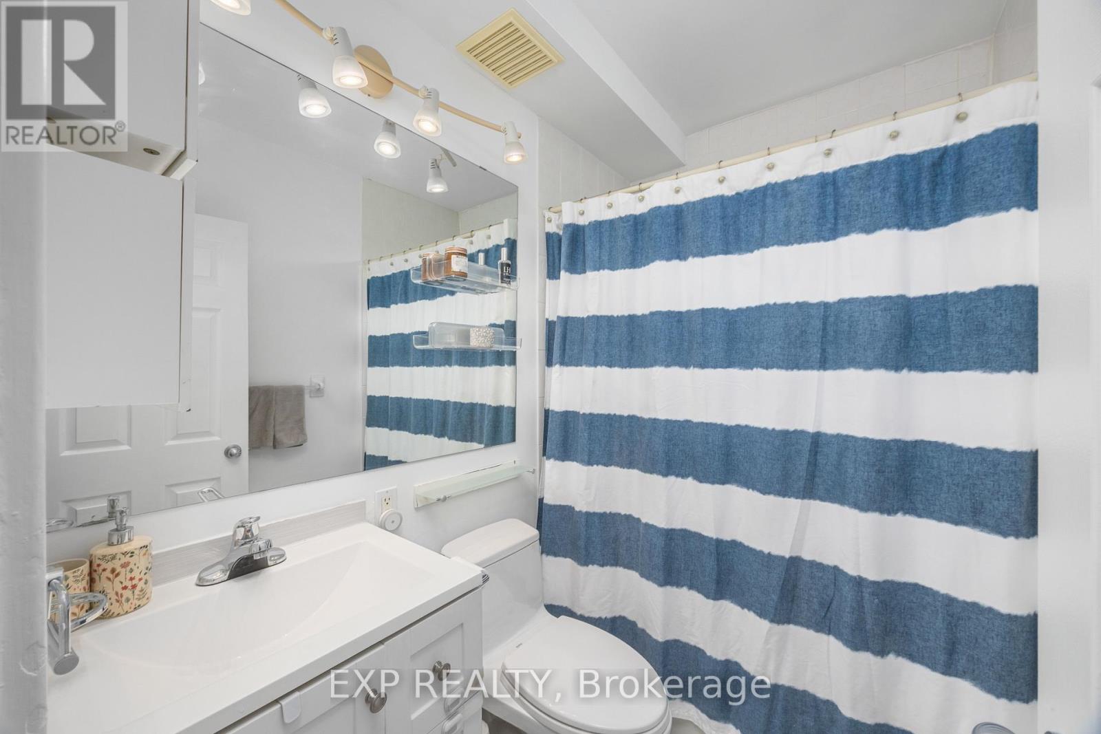 8 Bertmount Avenue, Toronto, Ontario  M4M 2X9 - Photo 18 - E12501188