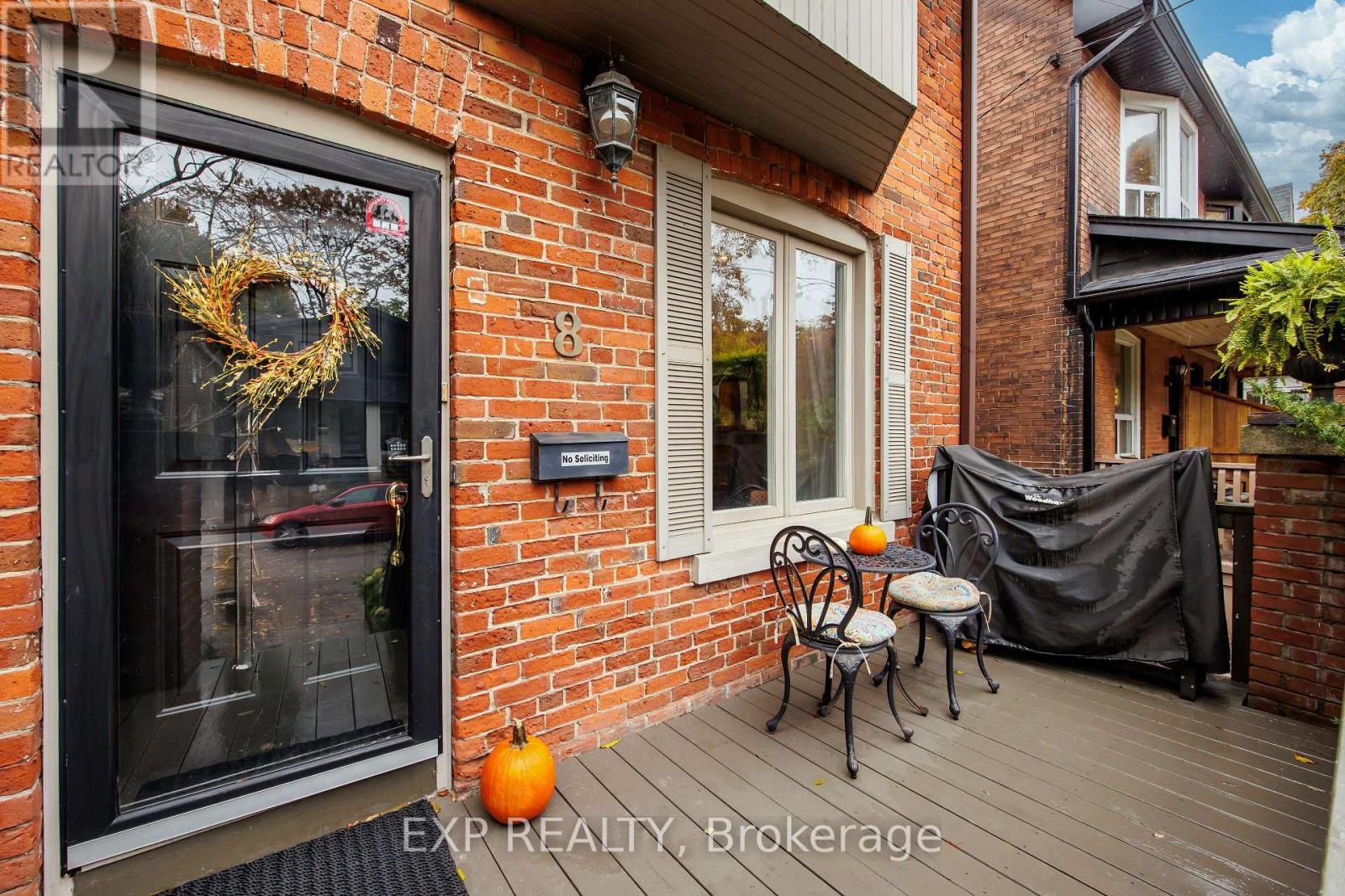 8 Bertmount Avenue, Toronto, Ontario  M4M 2X9 - Photo 2 - E12501188