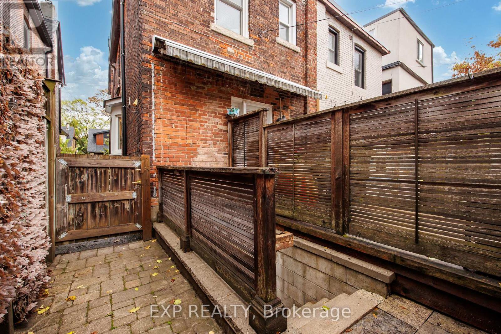 8 Bertmount Avenue, Toronto, Ontario  M4M 2X9 - Photo 27 - E12501188