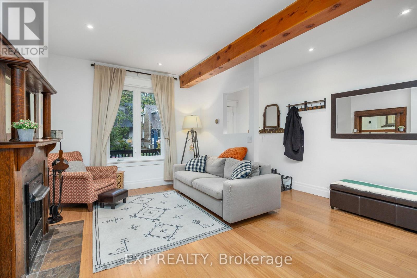 8 Bertmount Avenue, Toronto, Ontario  M4M 2X9 - Photo 4 - E12501188