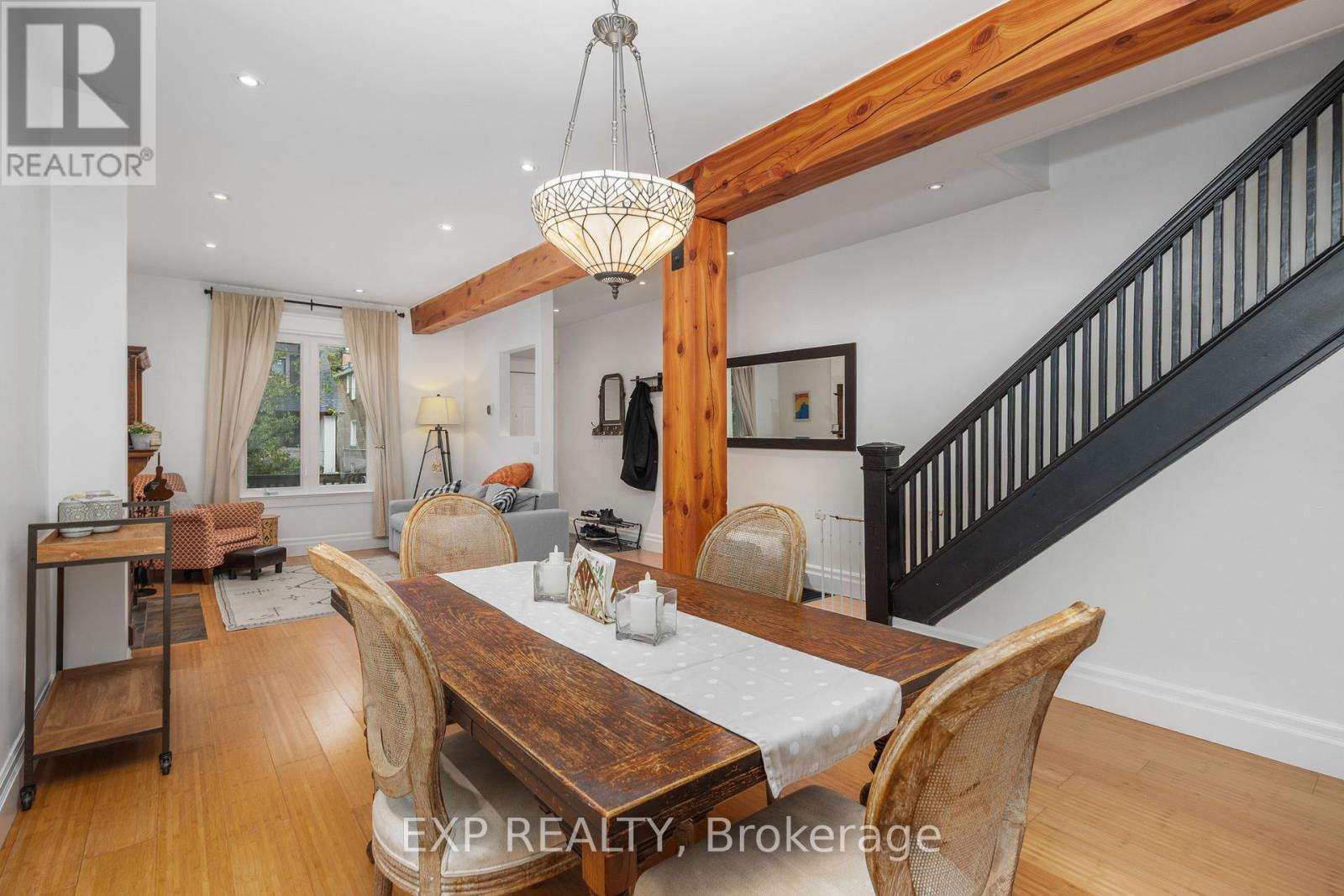 8 Bertmount Avenue, Toronto, Ontario  M4M 2X9 - Photo 7 - E12501188