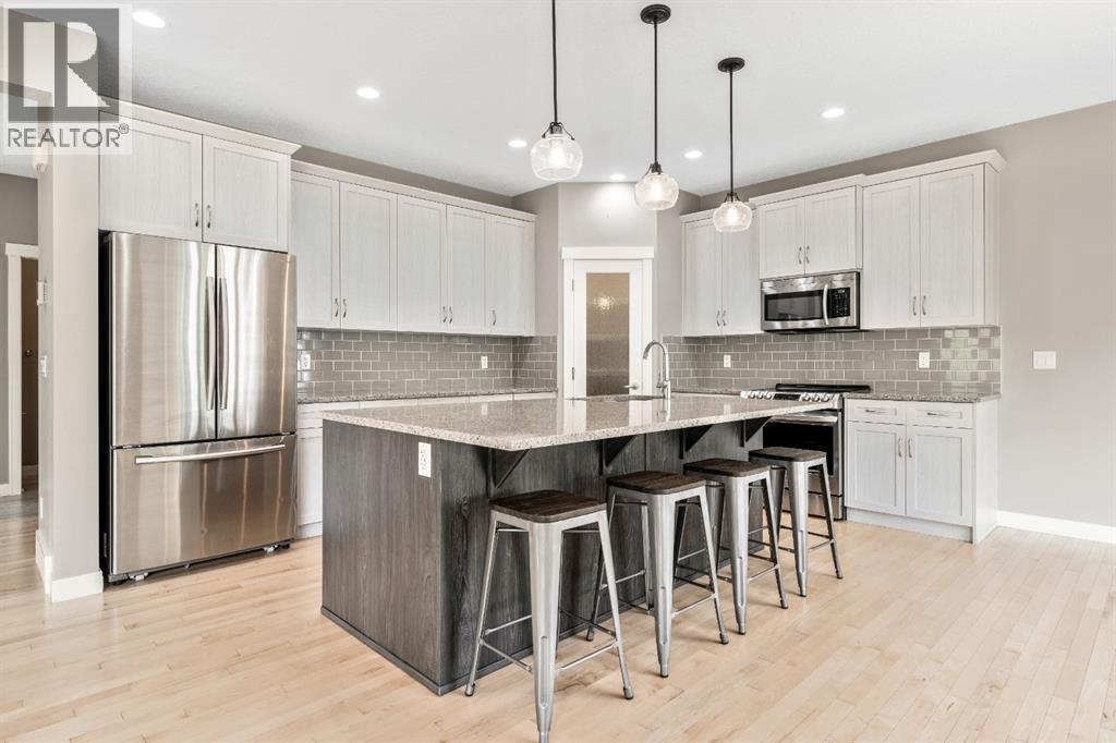 21 Riviera Bay, Cochrane, Alberta  T4C 0Y6 - Photo 3 - A2253125