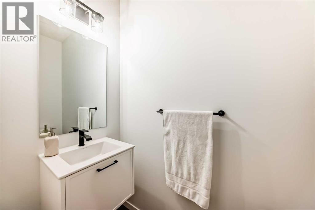 16 Lucas Passage Nw, Calgary, Alberta  T3P 2E3 - Photo 18 - A2264000