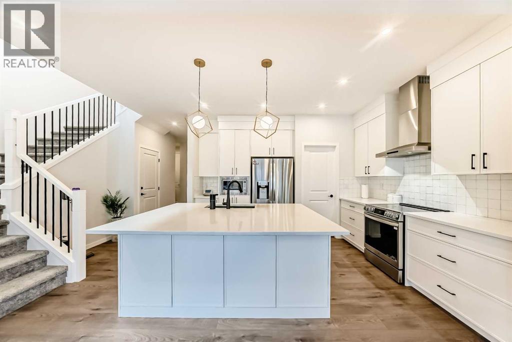 16 Lucas Passage Nw, Calgary, Alberta  T3P 2E3 - Photo 2 - A2264000