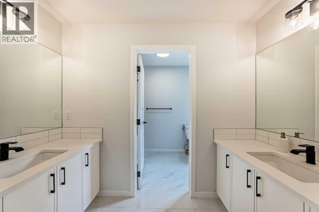 16 Lucas Passage Nw, Calgary, Alberta  T3P 2E3 - Photo 37 - A2264000