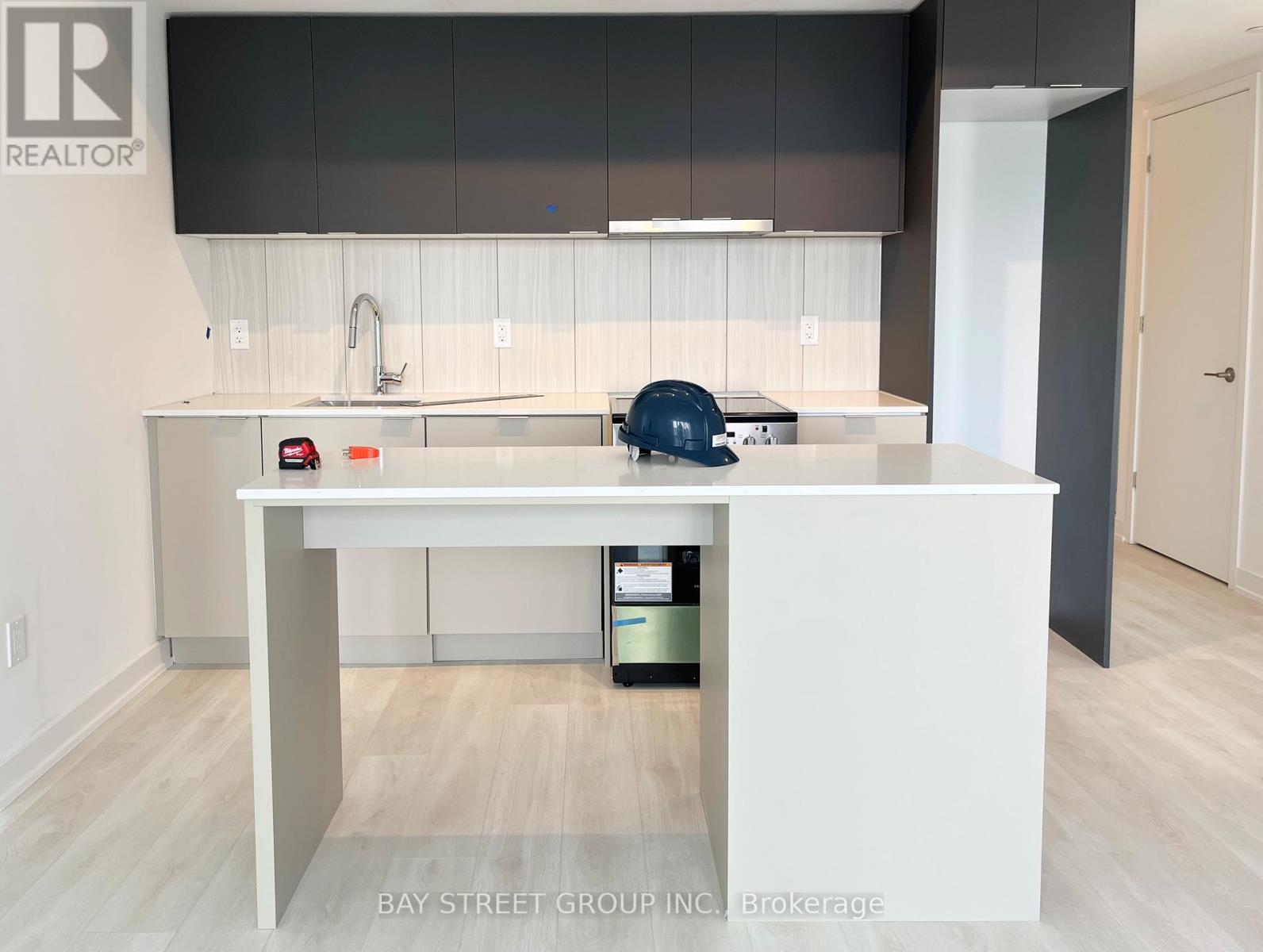 817 - 8 Tippett Rd Road, Toronto, Ontario  M3H 0E7 - Photo 7 - C12501212