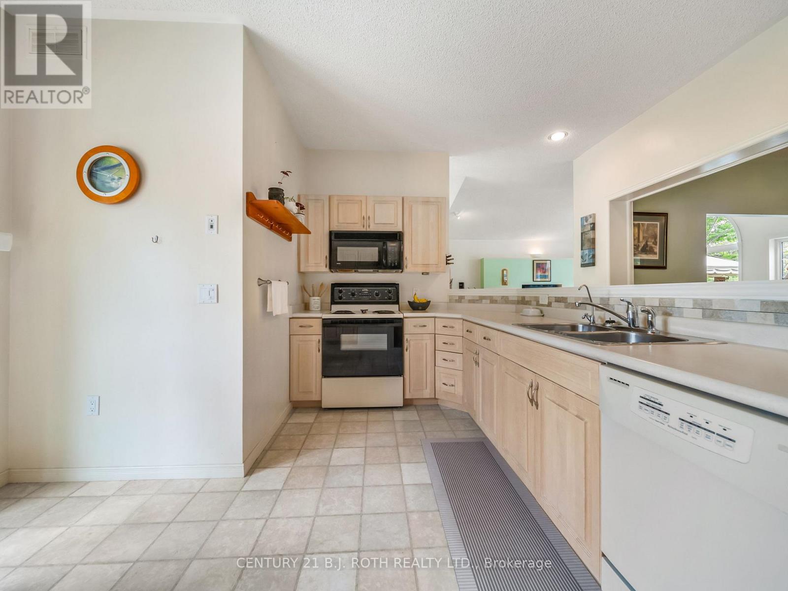 4 Beechwood Crescent, Oro-Medonte, Ontario  L0L 1T0 - Photo 8 - S12501198