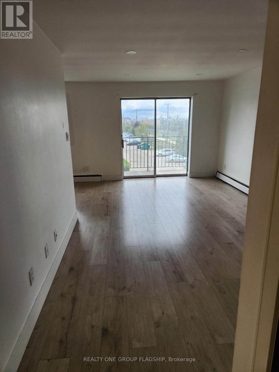 44 - 267 Traynor Avenue, Kitchener, Ontario  N2C 1W7 - Photo 3 - X12460774