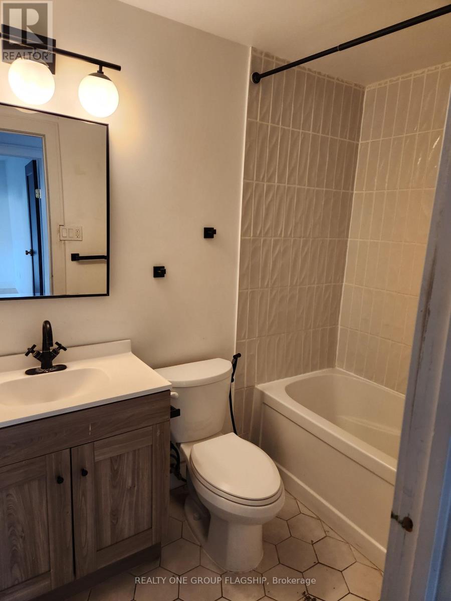 44 - 267 Traynor Avenue, Kitchener, Ontario  N2C 1W7 - Photo 7 - X12460774