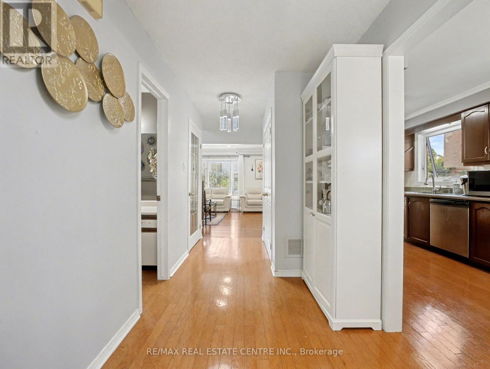 635 Rexford Drive, Hamilton, Ontario  L8W 3E7 - Photo 6 - X12501200