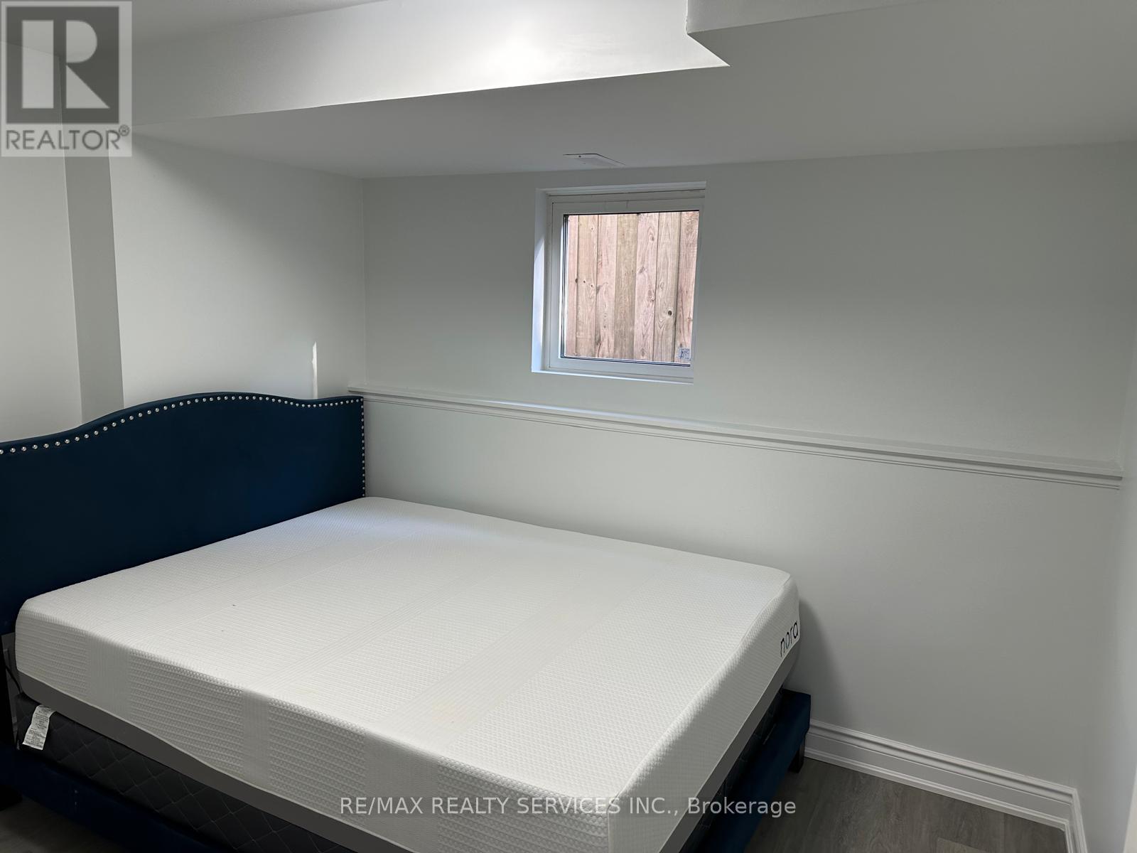 Unit 2 - 6903 Cumberland Court, Niagara Falls, Ontario  L2H 2R7 - Photo 6 - X12501208