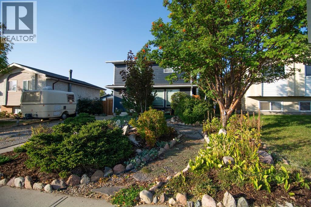 236 Acacia Drive Se, Airdrie, Alberta  T4B 1G4 - Photo 1 - A2266573