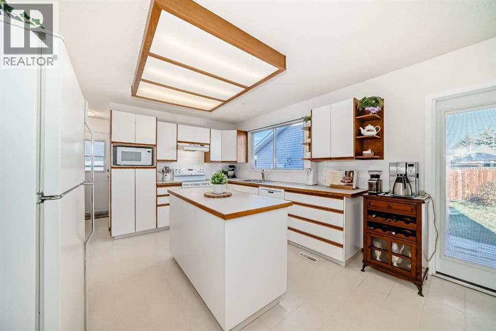 236 Acacia Drive Se, Airdrie, Alberta  T4B 1G4 - Photo 4 - A2266573