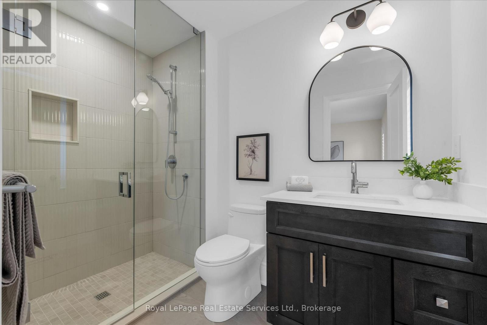 3340 Mistwell Crescent, Oakville, Ontario  L6L 0A3 - Photo 33 - W12491100