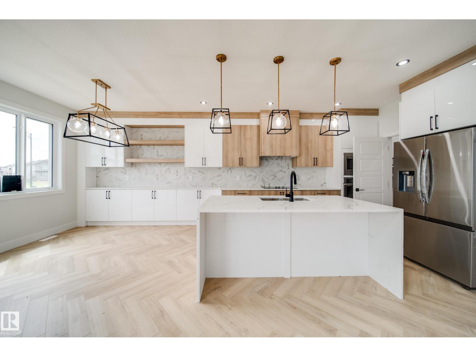 8815 183 AV NW, Edmonton, Alberta