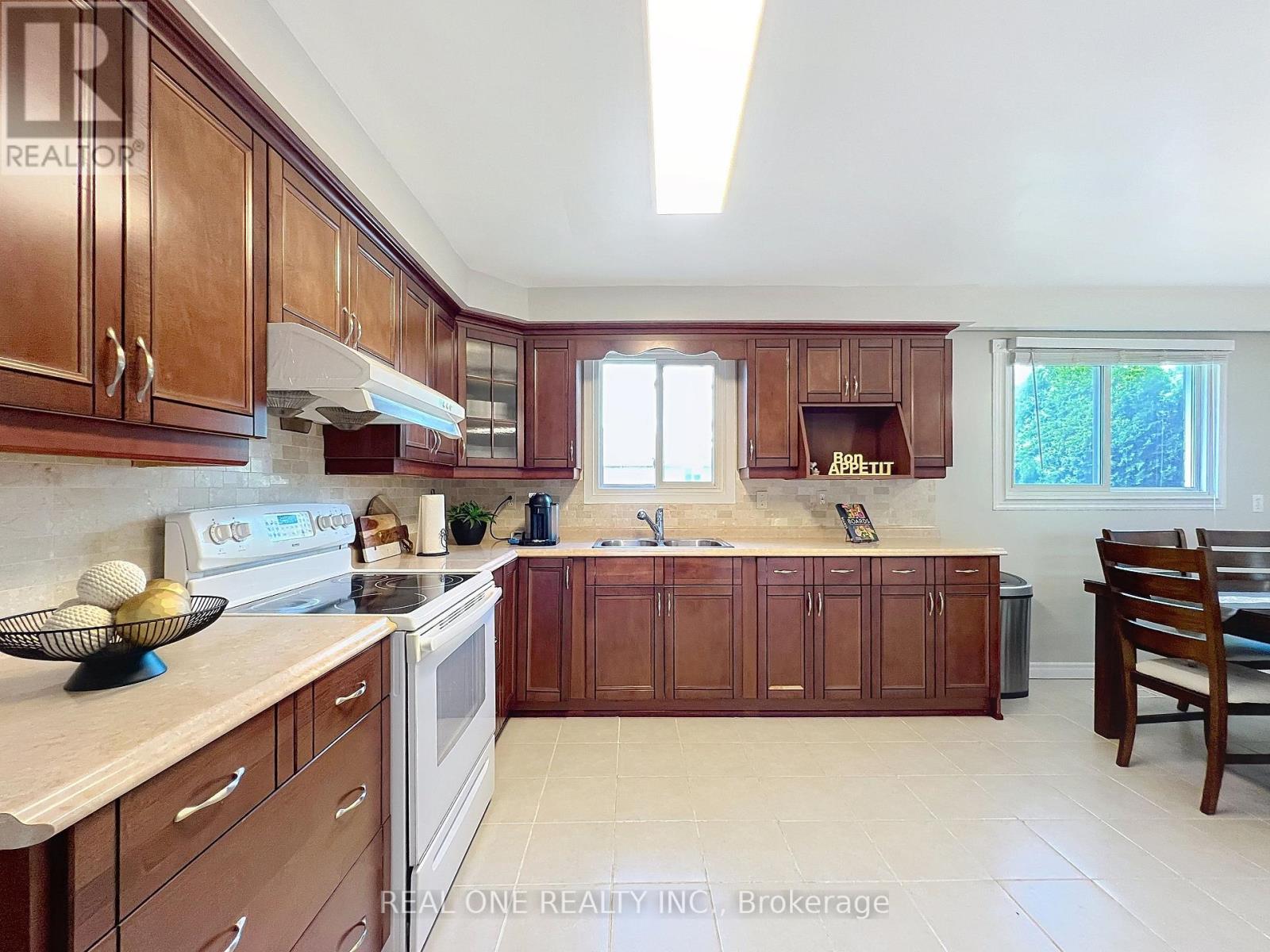 2 James Gray Drive, Toronto, Ontario  M2H 1N9 - Photo 12 - C12481645