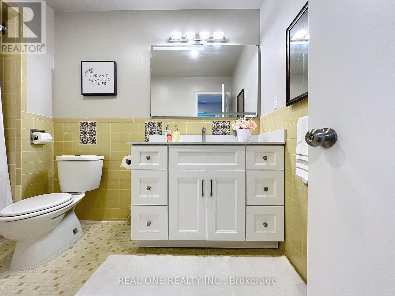 2 James Gray Drive, Toronto, Ontario  M2H 1N9 - Photo 22 - C12481645